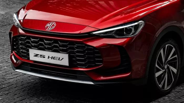 2025 MG Astor की पहली झलक आई सामने, Hybrid Engine के साथ जल्द मारेगी एंट्री