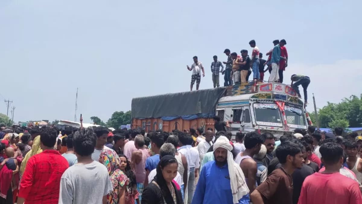 Kishanganj Road Accident: बिहार के किशनगंज में भीषण सड़क हादसा, स्कॉर्पियो और ट्रक की टक्कर में पांच की मौत; 8 घायल