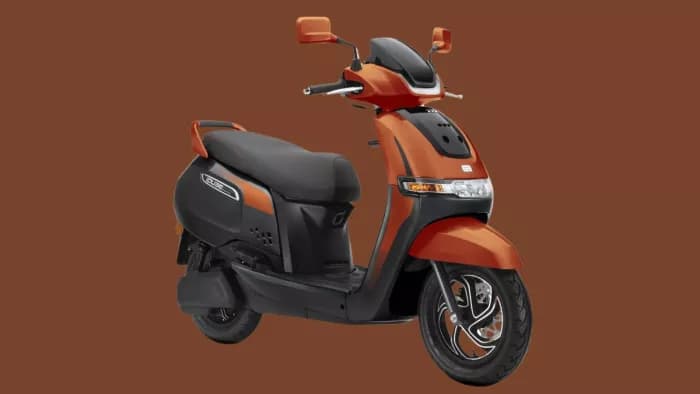 TVS iQube का Celebration Edition हुआ लॉन्च, 15 अगस्त से शुरू होगी बुकिंग