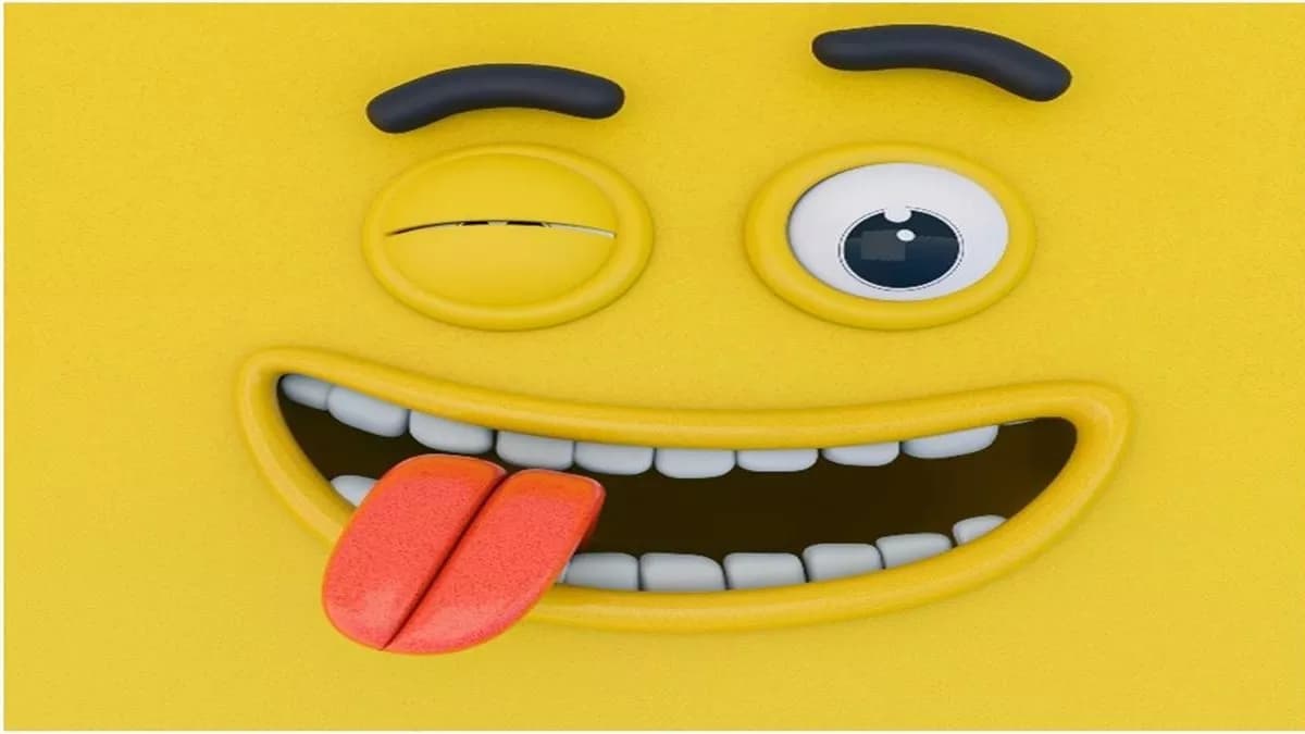 Hindi Jokes: अविवाहित लड़की का बायोडाटा देखते समय कुछ देर तक मौन रहने के बाद पप्पू बोला...